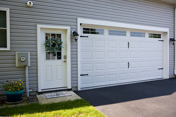 24/7 Emergency Garage Door Roller Replacement experts in Mendota, CA